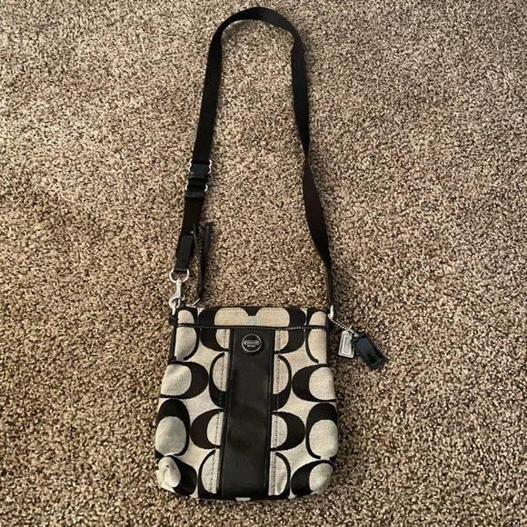 Coach Outlet Crossbody Bag - Picture 1 of 8